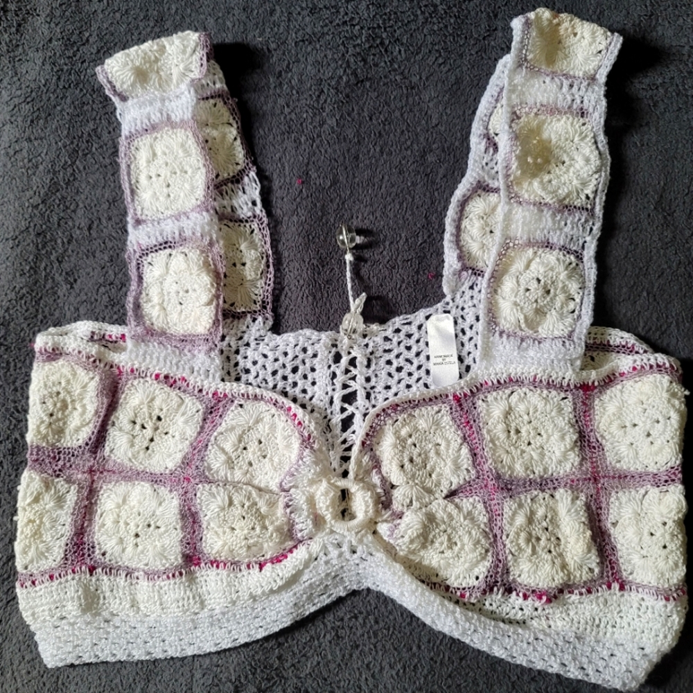 Crop top crochet Hand-made.  I DO NOT ACCEPT RETURNS